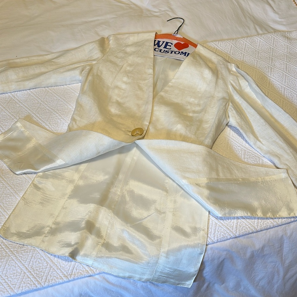 Carol Capek size 8 Cream linen jacket with opened sides
